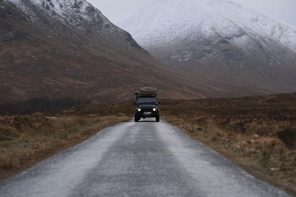Land Rover Defender Camper Hire モーペス エクステリア 写真