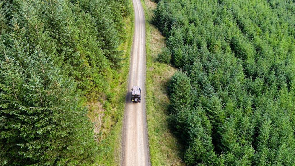 Land Rover Defender Camper Hire モーペス エクステリア 写真