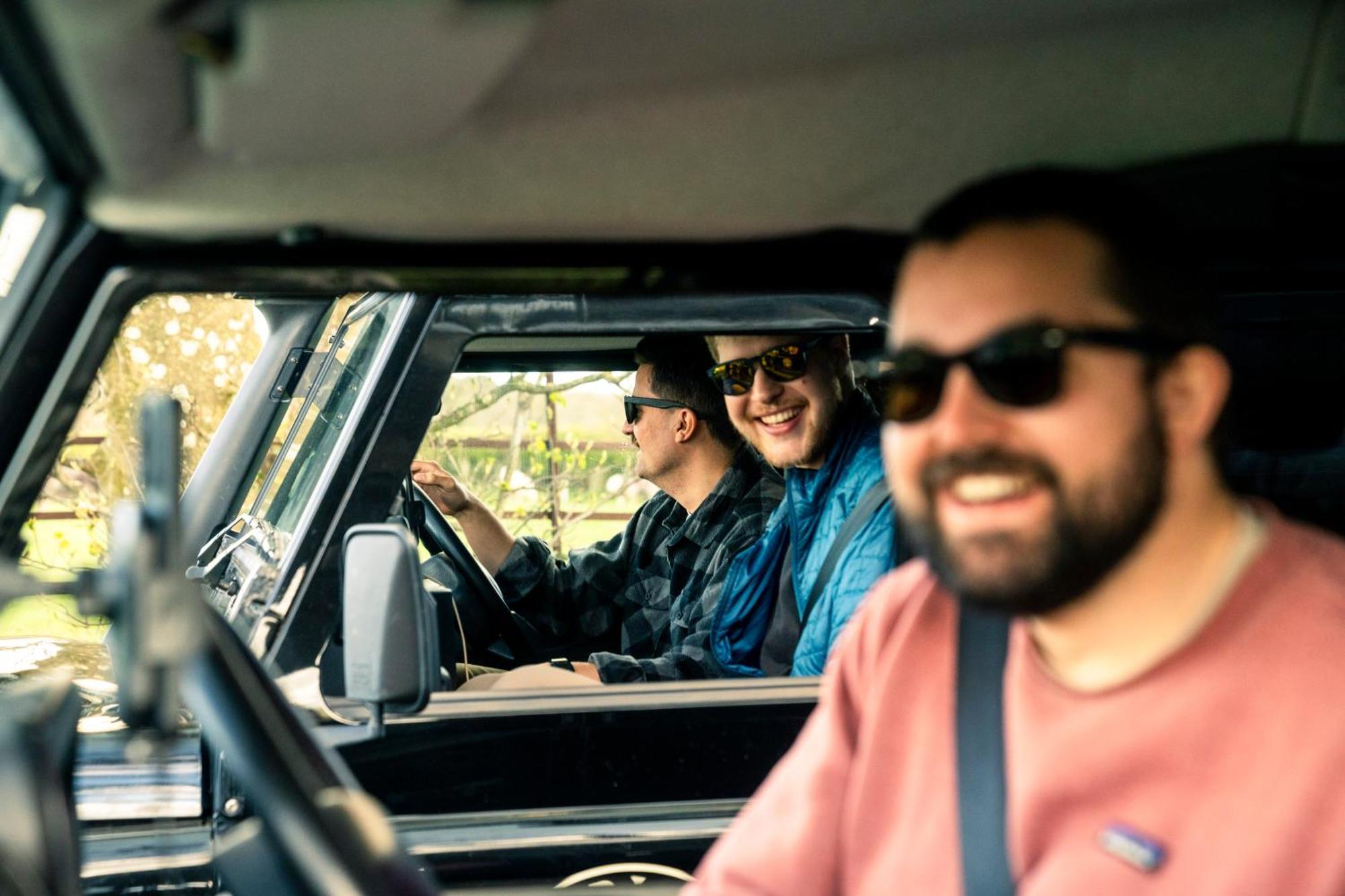 Land Rover Defender Camper Hire モーペス エクステリア 写真